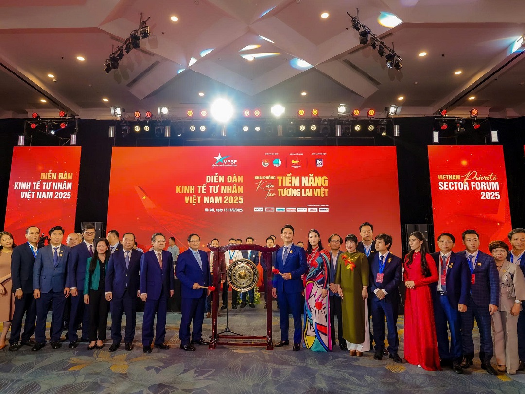 CEO PHUC KHANG CORPORATION BÁO CÁO THỦ TƯỚNG TẠI VPSF 2025: KIẾN TẠO THỂ CHẾ – THÚC ĐẨY KINH TẾ TƯ NHÂN BỨT PHÁ